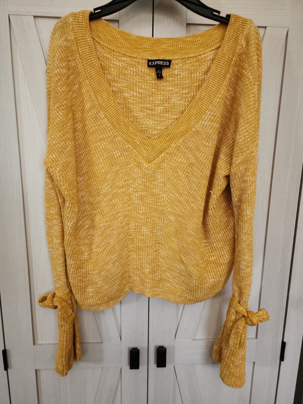 Express Women’s S Yellow Solid Knit V-Neck Tie Cuff Bell Sleeve Pullover Sweater